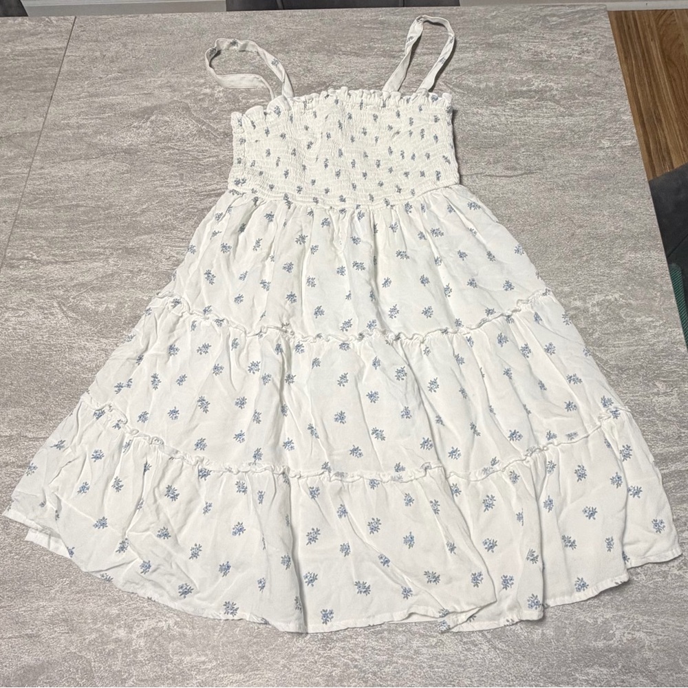 Y2K White Hollister smocked tiered mini dress in blue floral pattern Size Small